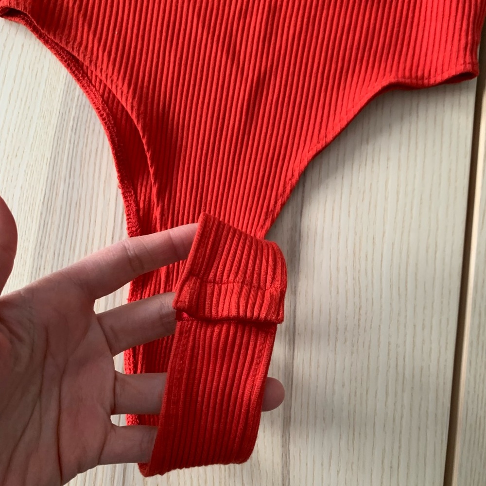Zara Ribbed Bodysuit - Picture 4 of 5